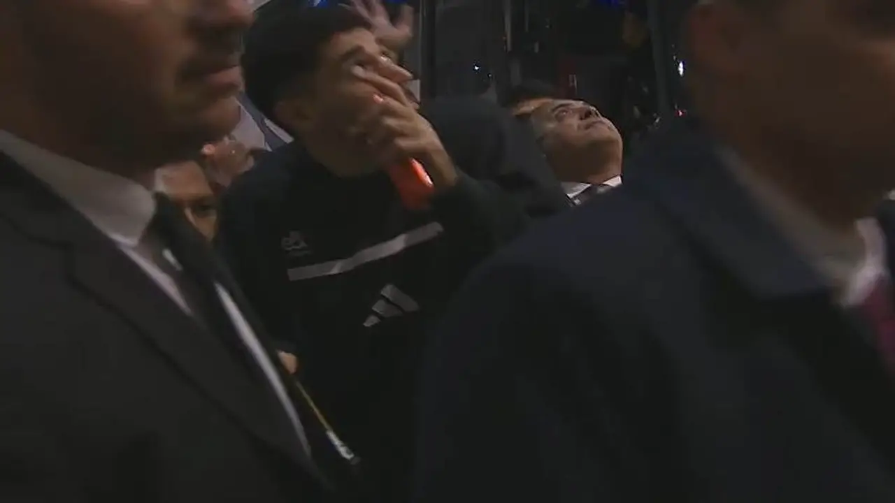 جماهير الترجي تحاصر بعثة الأهلي فور وصول الفريق إلى ملعب رادس التونسي